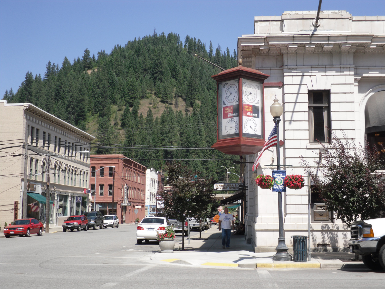 Wallace, ID-downtown, note different temperatures on bank sign faces